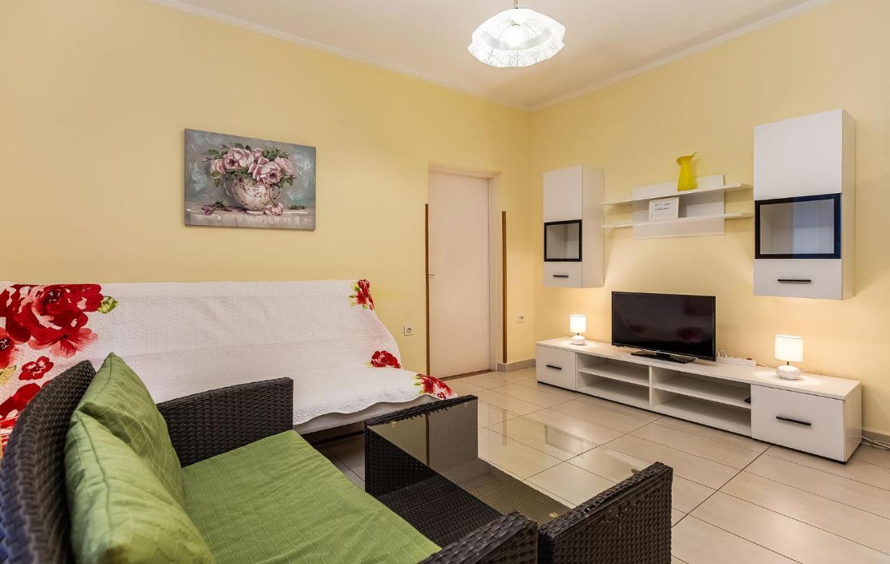 Apartments And Rooms Lago Рупа Екстериор снимка