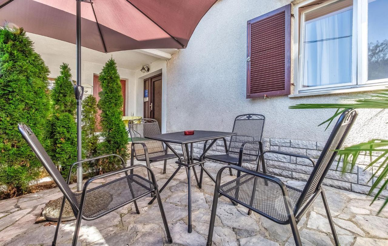 Apartments And Rooms Lago Рупа Екстериор снимка