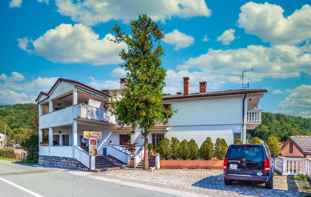 Apartments And Rooms Lago Рупа Екстериор снимка
