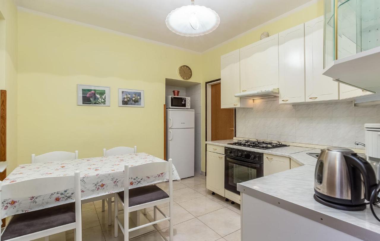 Apartments And Rooms Lago Рупа Екстериор снимка
