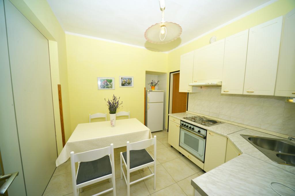 Apartments And Rooms Lago Рупа Екстериор снимка