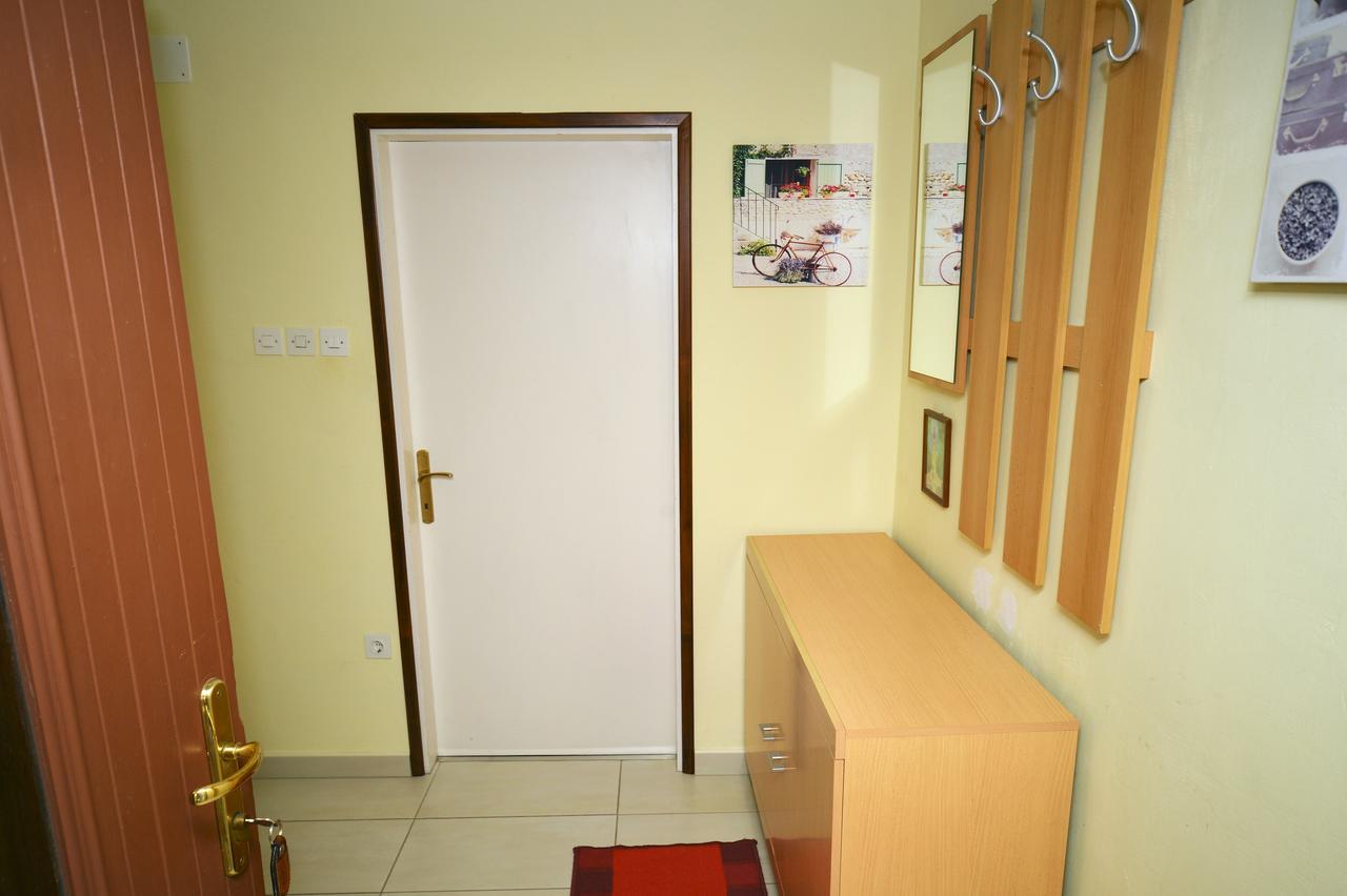 Apartments And Rooms Lago Рупа Екстериор снимка