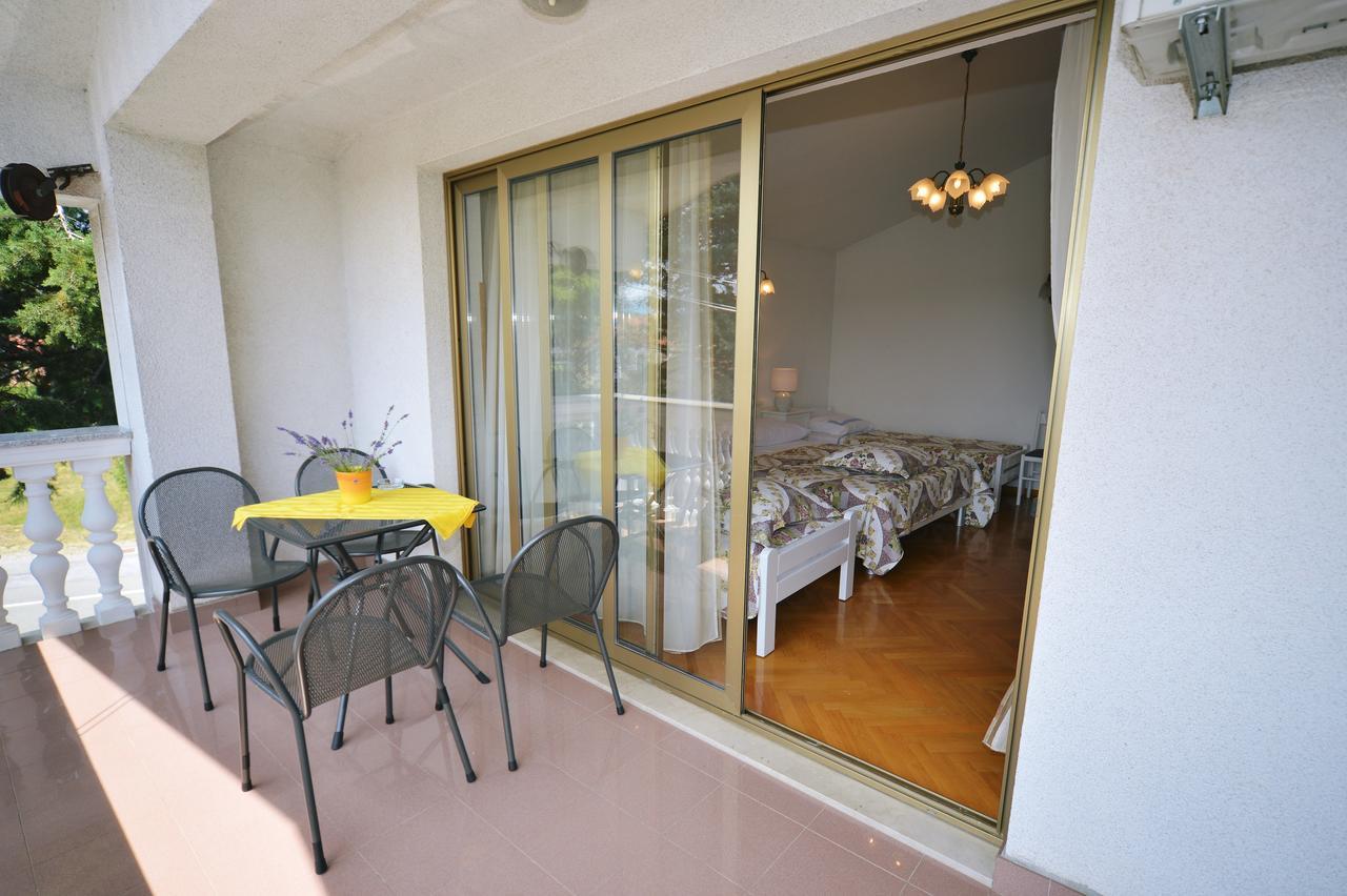 Apartments And Rooms Lago Рупа Екстериор снимка